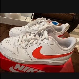 New, never worn Nike Court Low! White and orange size kids 3.5.